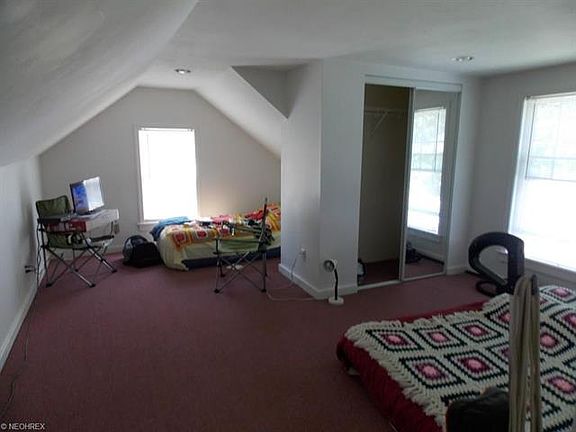 3rd image of 617 Thayer Ave