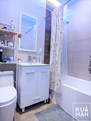Rented by Rumah Realty Inc | media 8
