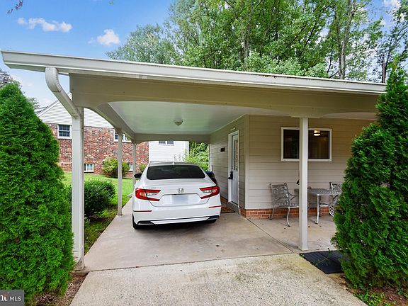 4th image of 9817 Covent Ct