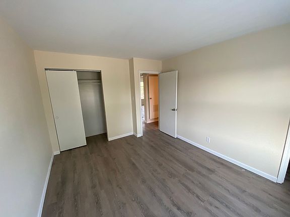 5th image of 905 Georgian Dr APT F
