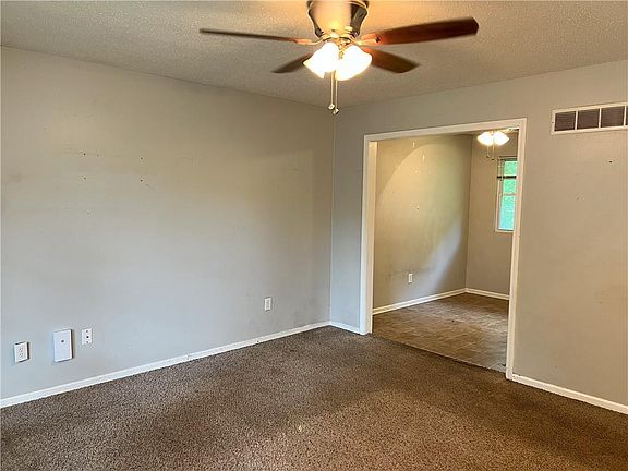 5th image of 7912 E 103rd Ter