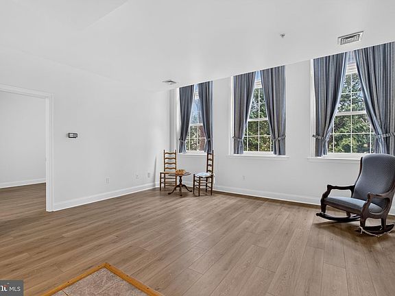 5th image of 100 Aura Rd APT 208