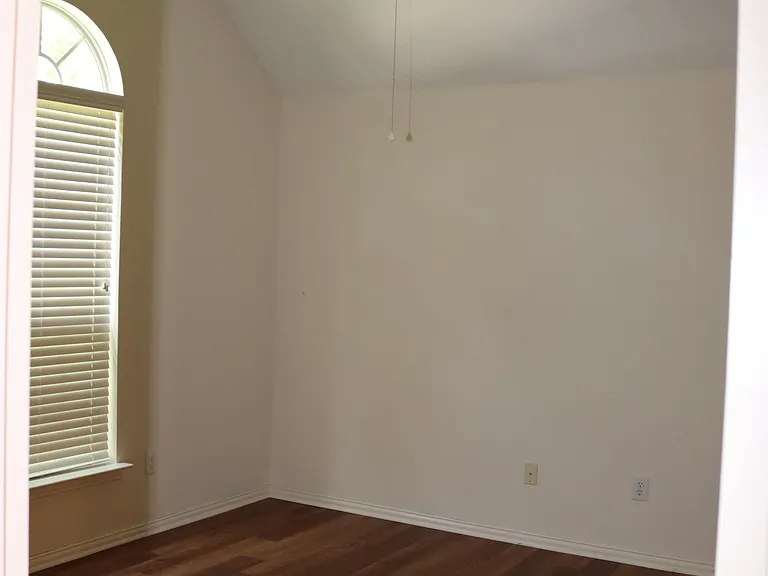 1548 Idlewild Dr — Photo 6