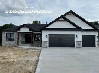 2756 Carlton St NW, North Canton, OH