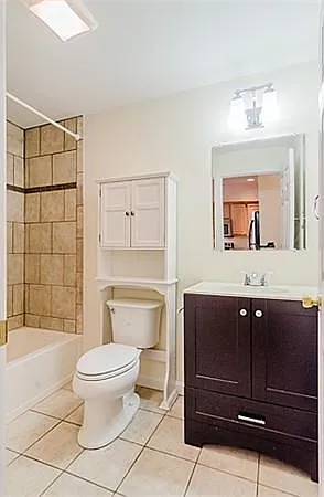 137 W 9th St #1 — Photo 3