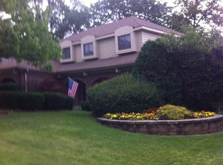 1514 Burning Tree Ct, Lisle, IL 60532