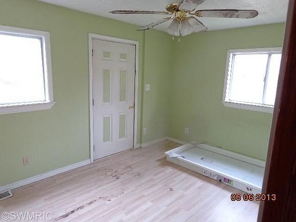 4th image of 192 Harris Ave