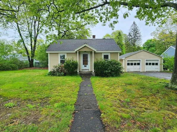 4 McDowell St, Ayer, MA 01432