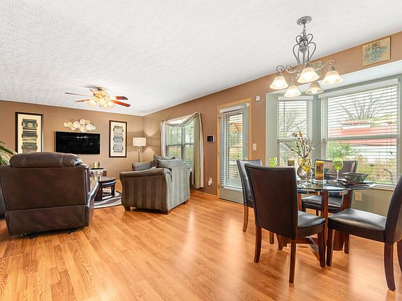 3rd image of 3059 Kings Realm Ave