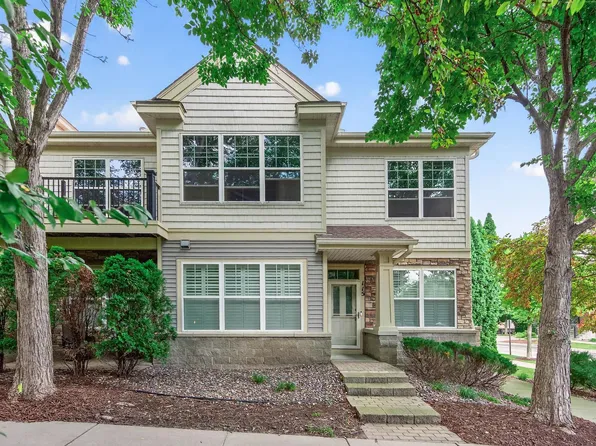 8317 Townsend Dr APT 215, Eden Prairie, MN 55344