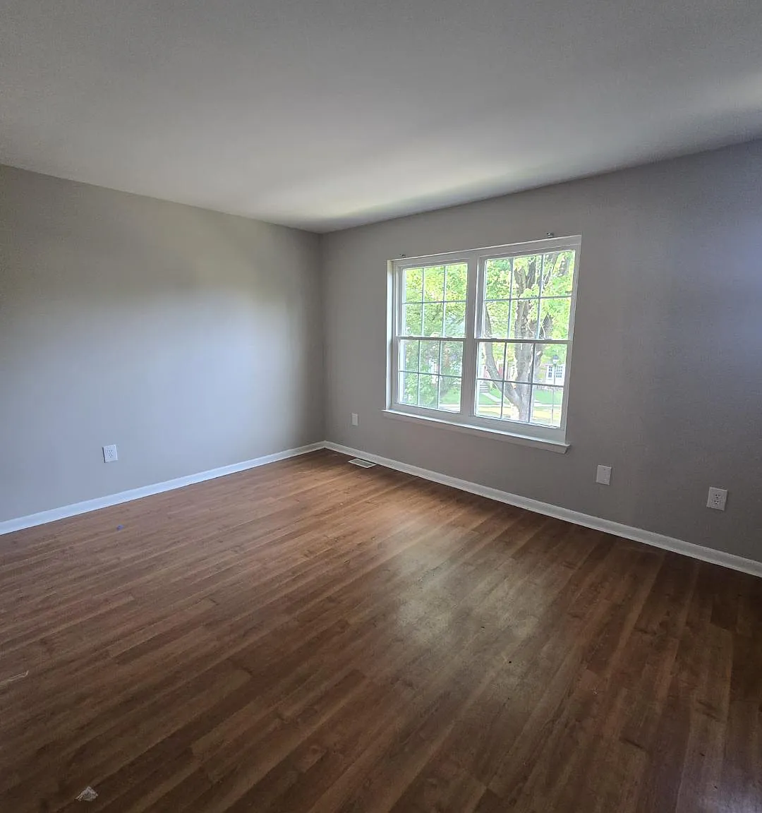 3 bed, 3.5 bath, 1372 sqft, $2,550 — Photo 3