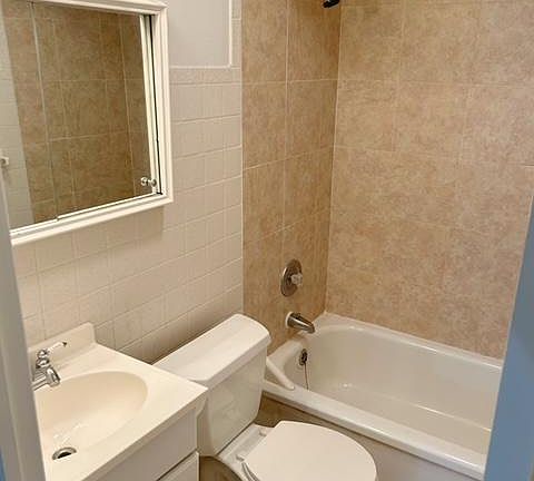 5th image of 1634 Abbott Ave #B
