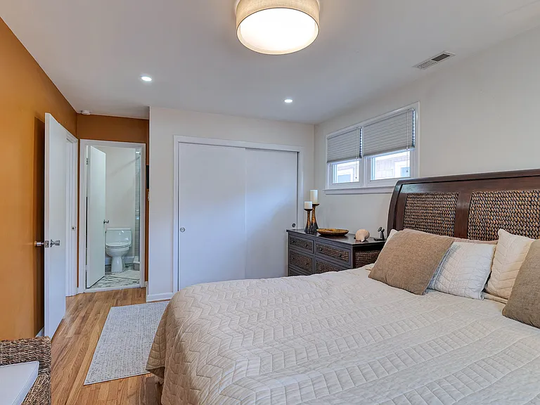7000 Winchester Ave — Photo 21