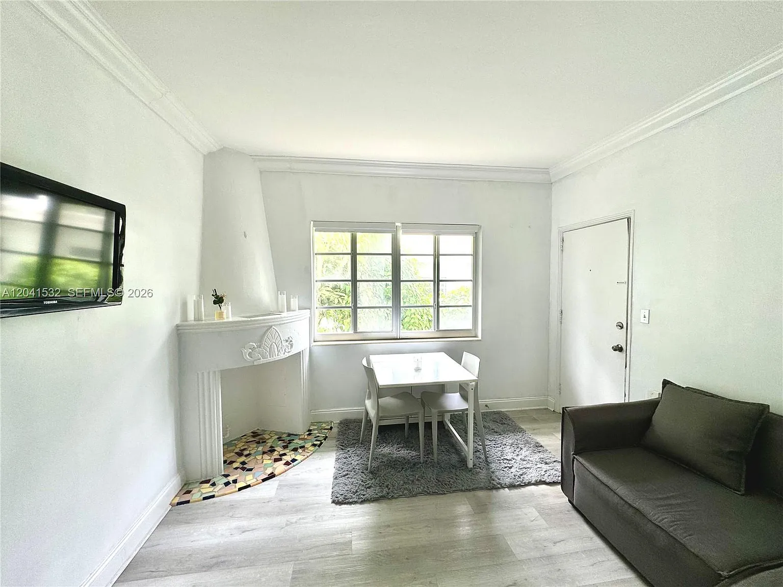 Meridian Park Condo — Photo 2