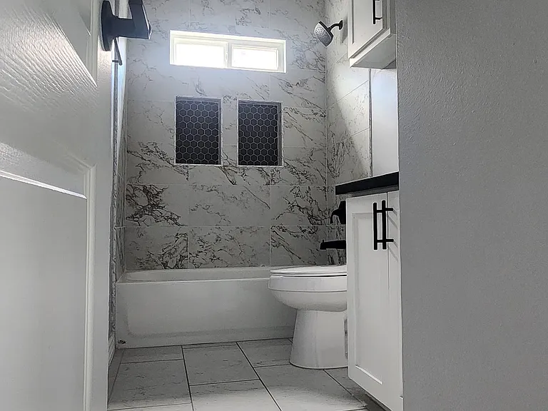 5809 Ozark Ave #4 — Photo 12