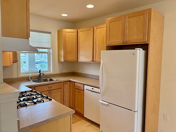 3rd image of 2134 Jade Ln