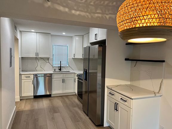 4th image of 9235 SW 8th St APT 106