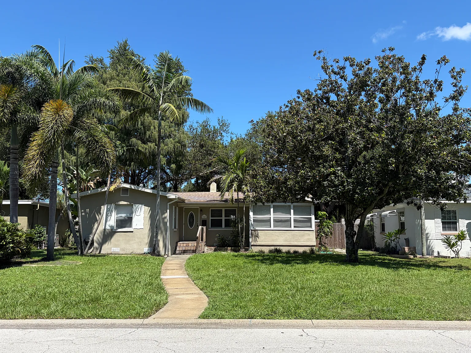 3 bed, 1.5 bath, 1149 sqft, $3,200 — Photo 1