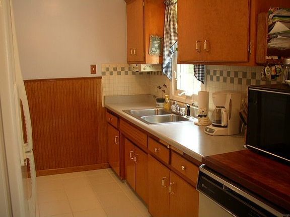 Ceramic Tile Floors