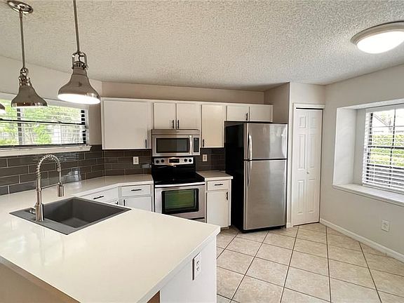 5th image of 4514 Hidden Oak Ct