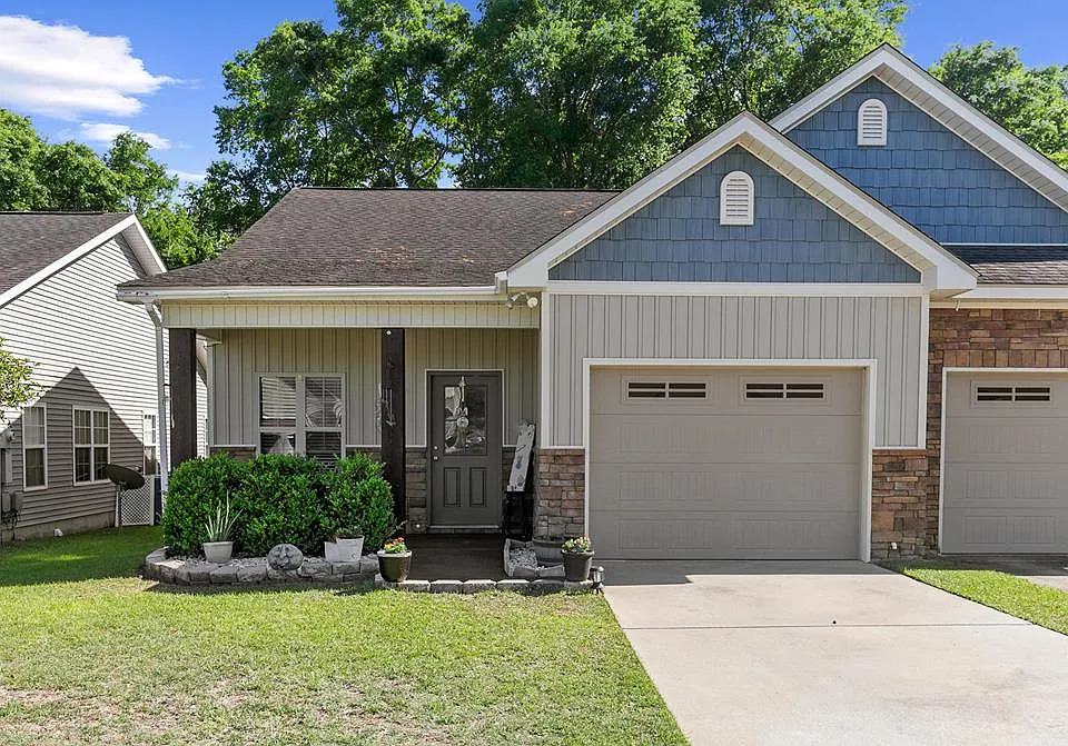 121 Heyward Dr