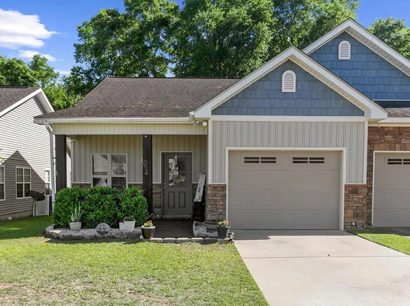 121 Heyward Dr, Dothan, AL 36303