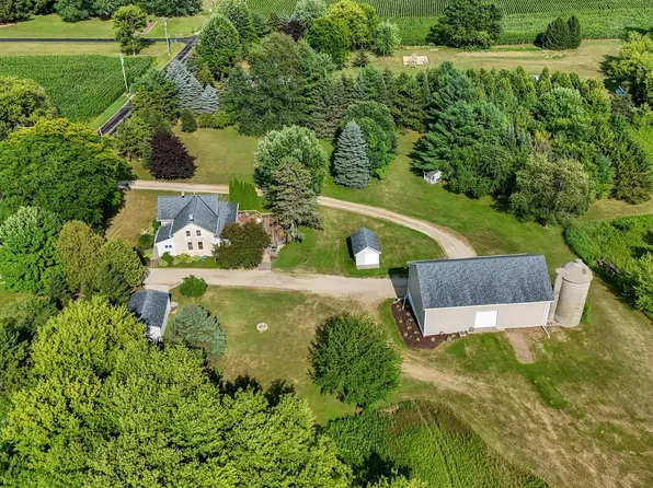 4827 Beaver Dam ROAD, West Bend, WI 53090