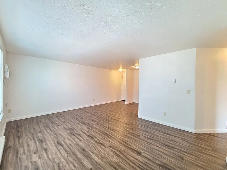 827 E Ermina Ave — Photo 15