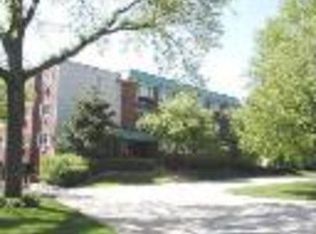 100 N Regency Dr E APT 104, Arlington Heights, IL 60004