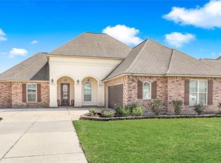 105 Laurel Oaks Rd, Madisonville, LA 70447