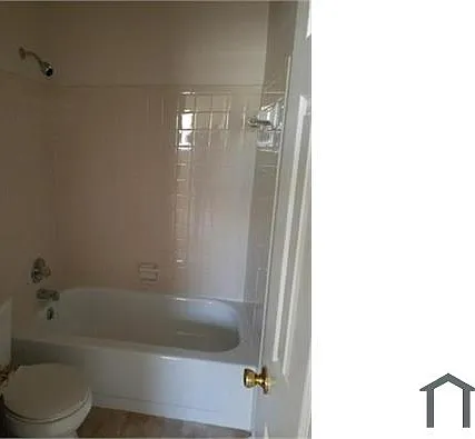 139 Angela Dr #139D — Photo 8