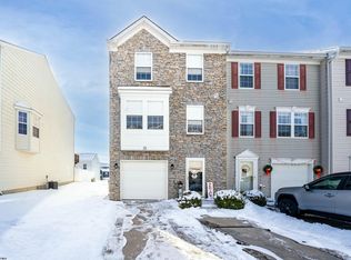 25 Robin Ln, Morgantown, WV 26508