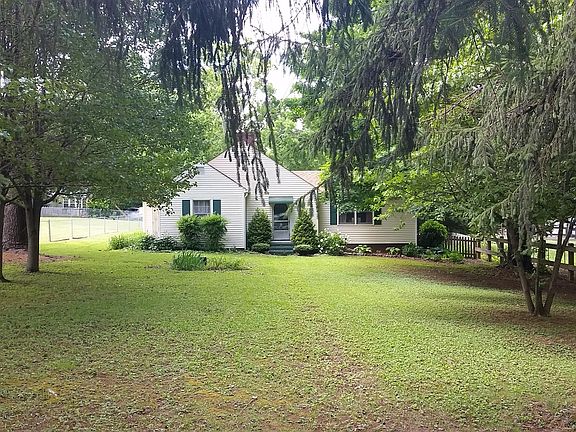 4th image of 2111 NE Woodrow Dr