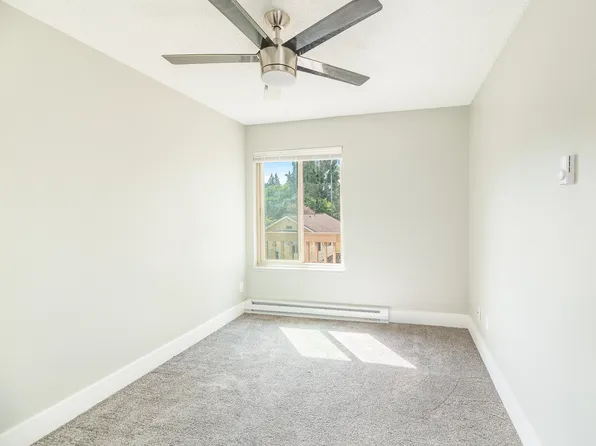 931 SW Holden St APT 205, Seattle, WA 98106