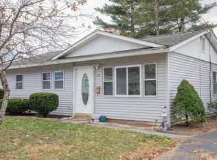 31 Hardwood Rd, Plainville, CT 06062