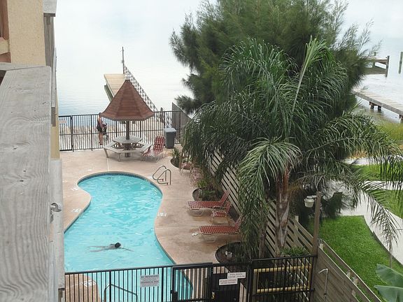 3rd image of 4901 Laguna Blvd #207