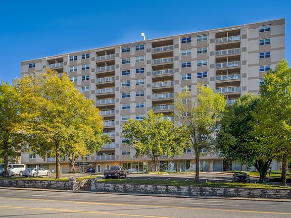 2nd image of 3415 W End Ave #307