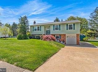 301 Willowbrook Rd, Upper Chichester, PA 19061