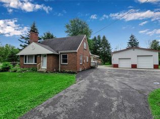 4669 Duerr Rd, Orchard park, NY 14127