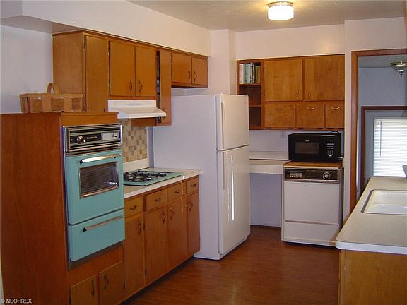 4th image of 1169 E 341st St
