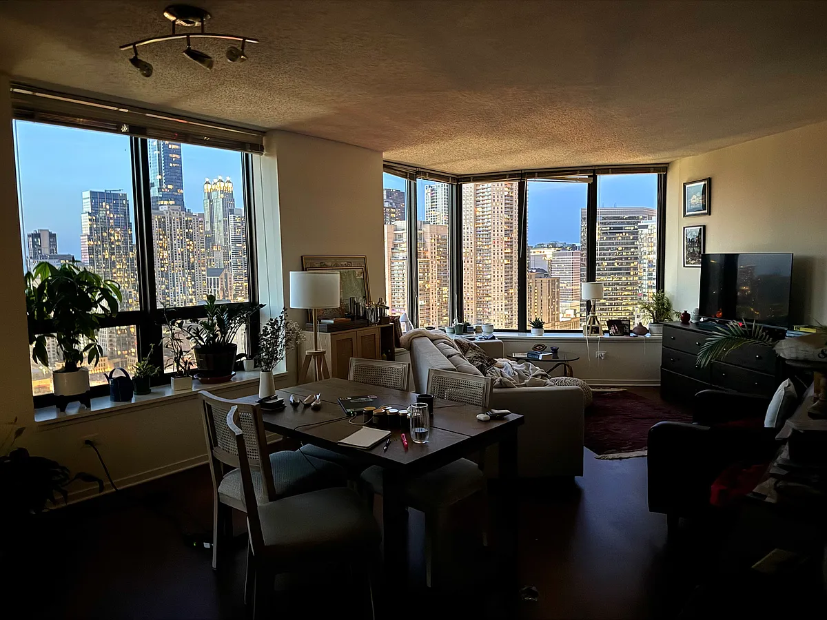 Building Photo - 400 N Lasalle Dr #3001