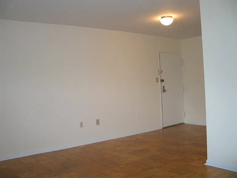 2117 N Cameron St #5 — Photo 3