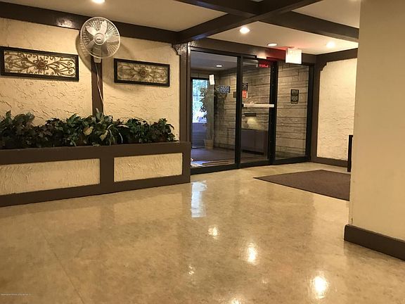 3rd image of 2 Elmwood Park Dr APT 113
