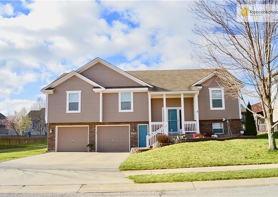 1st image of 2204 NE Janessa Dr
