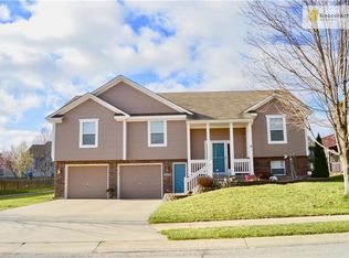 2204 NE Janessa Dr, Blue Springs, MO 64029