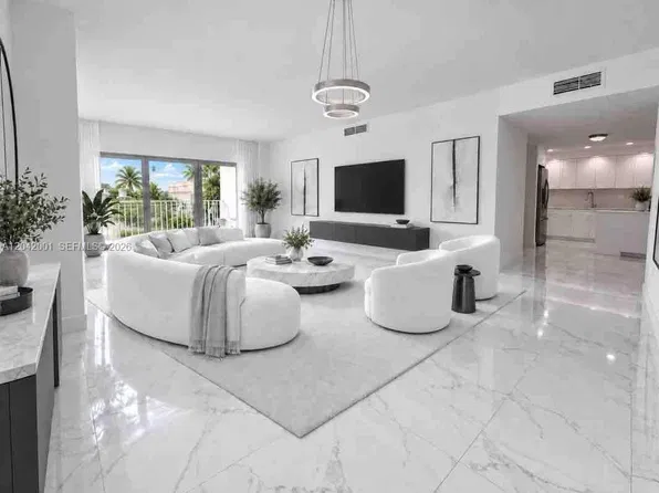 500 Bayview Dr APT 232, Sunny Isles Beach, FL 33160