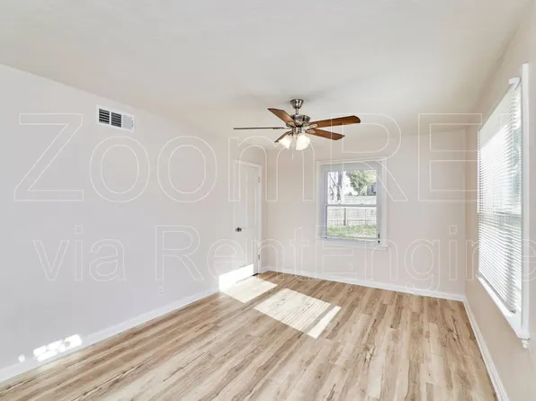 963 Curwood Dr, Saint Louis, MO 63126