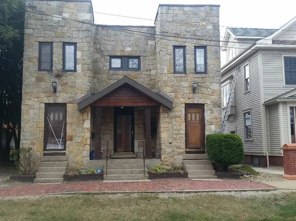 328 5th St SW #4, Canton, OH 44702