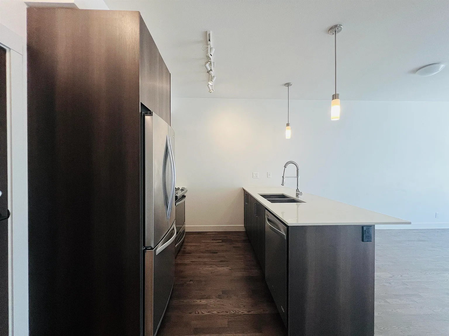 1 bed, 608 sqft, $2,000 — Photo 3