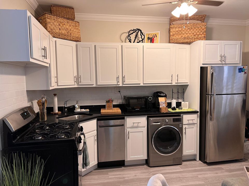 2nd image of 726 W Roscoe St S #1N